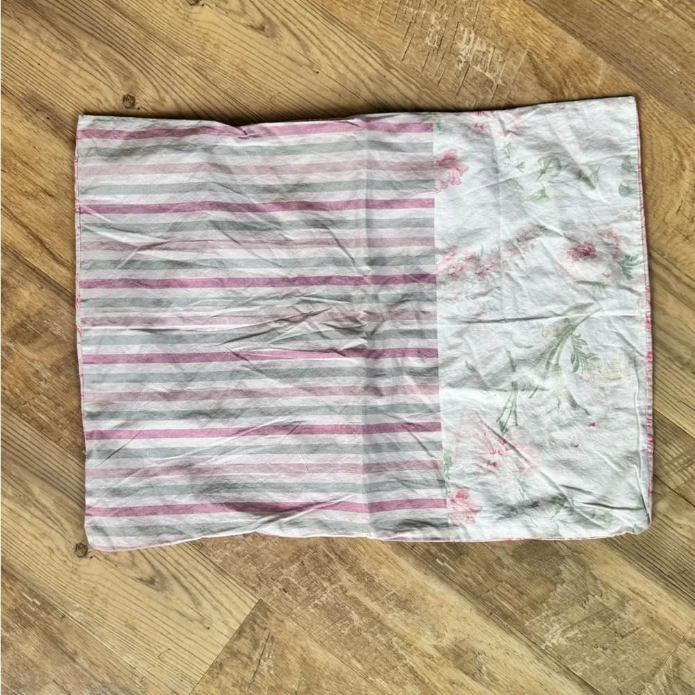 Set of 2 Urban Outfitters Standard Shams